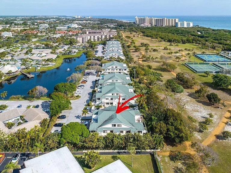 820 Bella Vista Ct S #20 — Photo 30