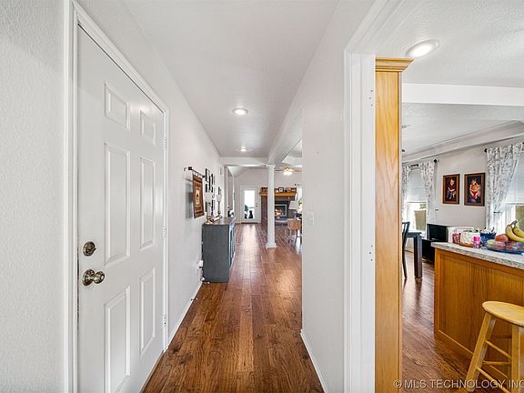 4th image of 2708 Highwood Dr