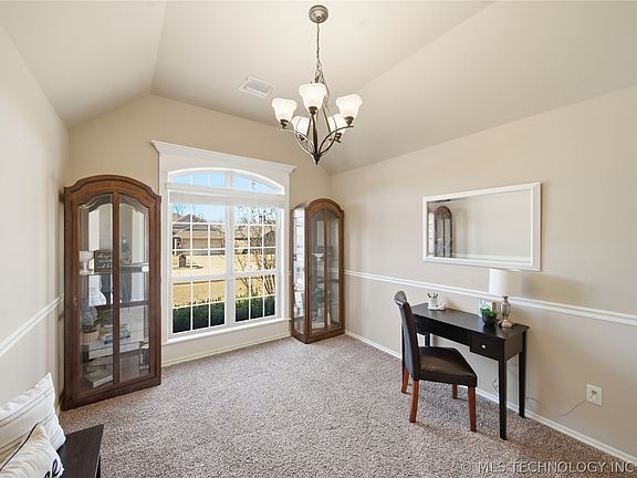 5th image of 5317 S Skylane Dr W