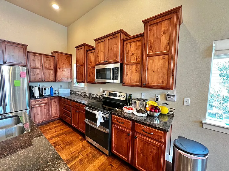 2250 Sherwood Forest Ct — Photo 3