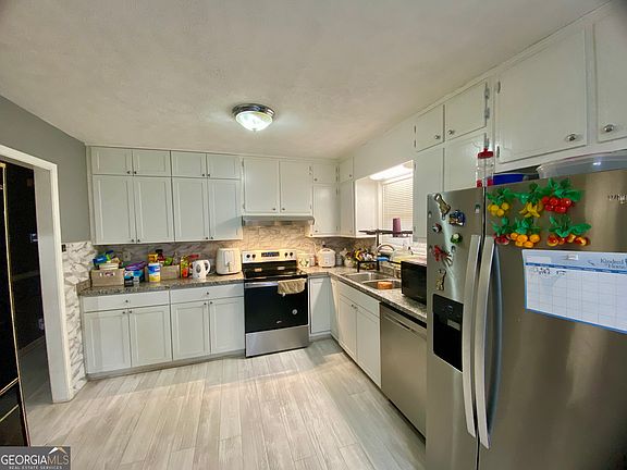 2nd image of 6907 Stephens Dr