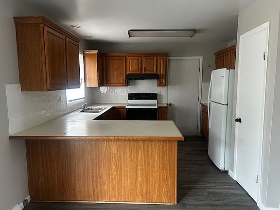 4th image of 1121 Harris Rd