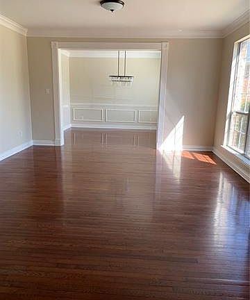 4th image of 218 Love Bird Ln
