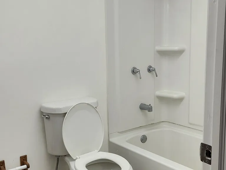 488 NE 18th Ave #208 — Photo 8