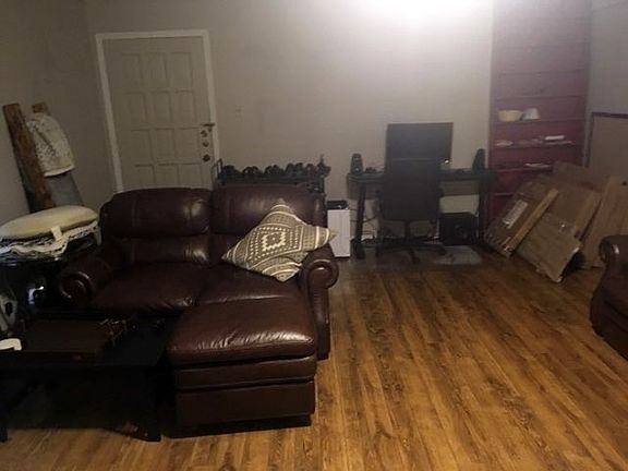 3rd image of 2480 University Ave Unit C