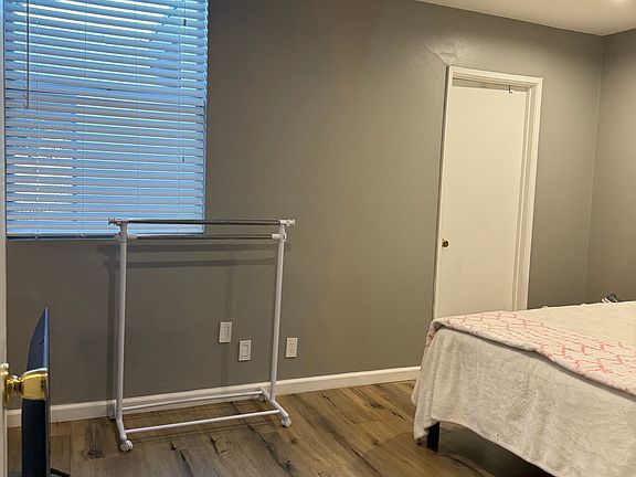 3rd image of 18620 Hatteras St #22