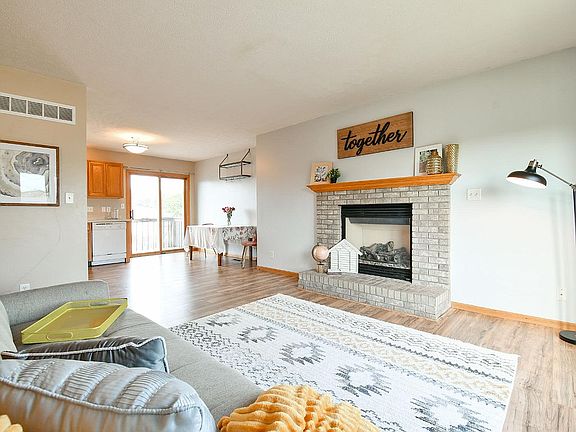 3rd image of 3006 W Kyle Ln