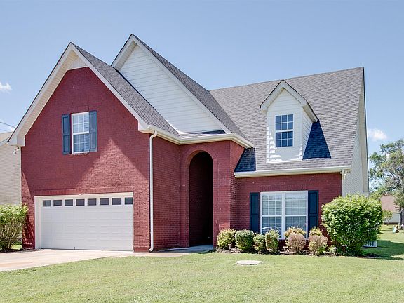 3rd image of 832 Fleming Farms Dr