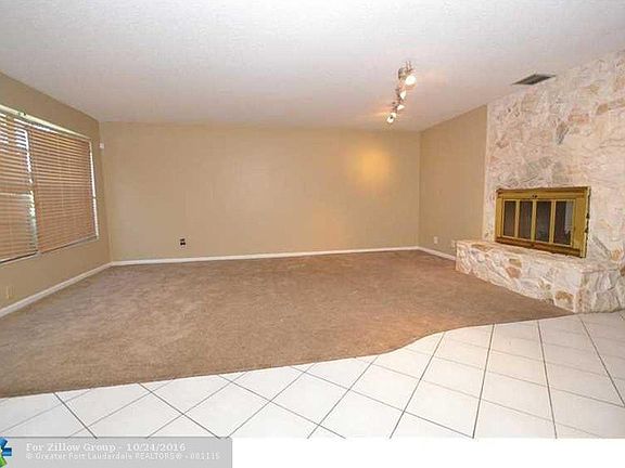2nd image of 4285 Coral Springs Dr #4A