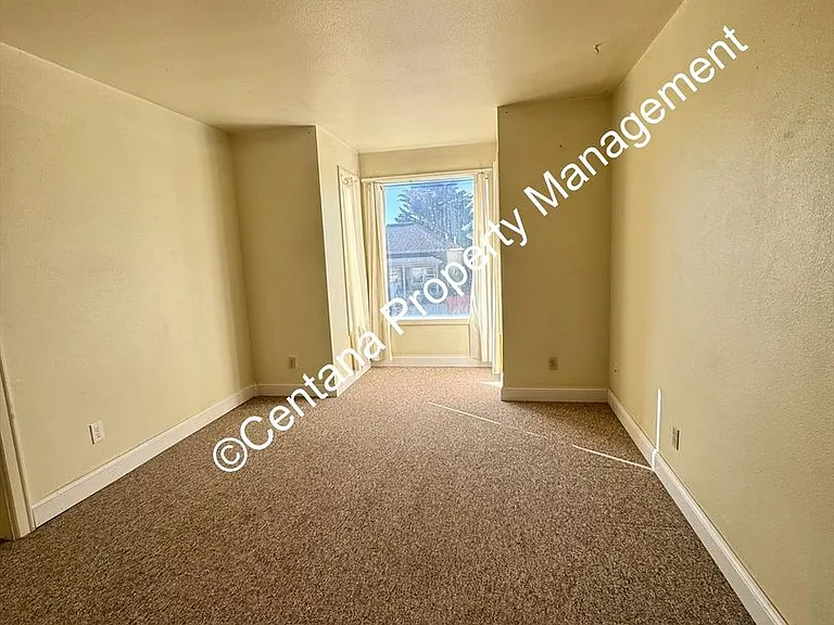 530 N Franklin St — Photo 13