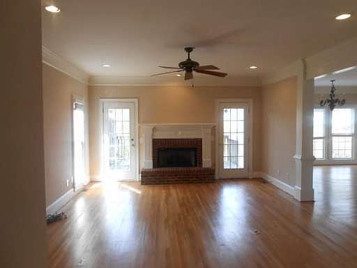 4th image of 781 Oak Shire Ct