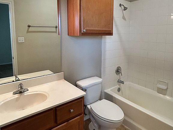 4th image of 2108 Main St Unit 5