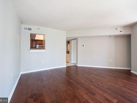 5th image of 1001 N Randolph St APT 703