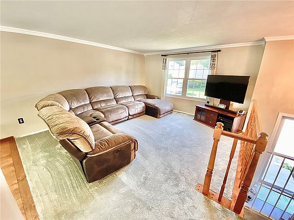 3rd image of 3620 Falmouth Dr