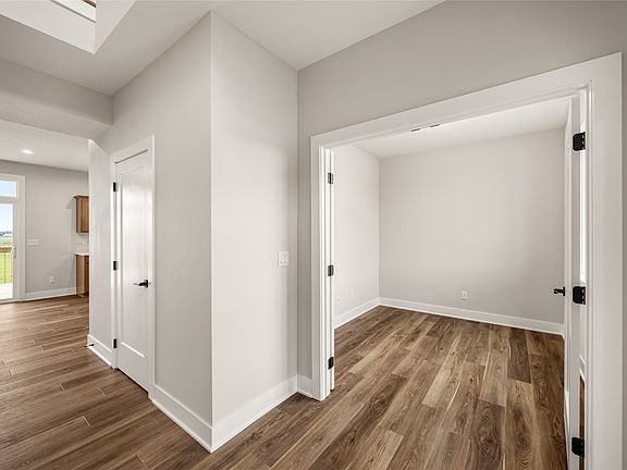 4th image of 657 34th St SE