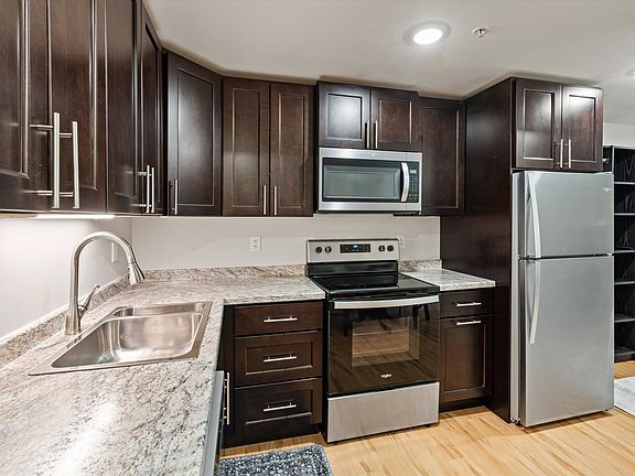 5th image of 1361 Elm St