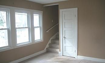 5th image of 129 S Thornwood Ave
