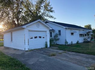 322 S Gravois Ave, Tipton, MO 65081