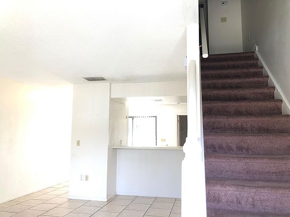 4th image of 2712 Tally Ho Ave #2712