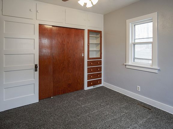 5th image of 2417 Clark St