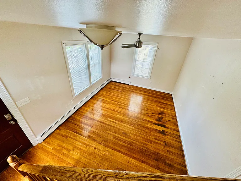84 Williams Ave — Photo 8