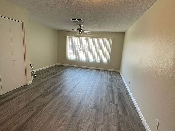 5th image of 924 S Cambridge St APT 102