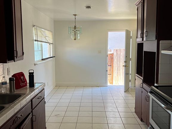 3rd image of 7309 Stockdale St