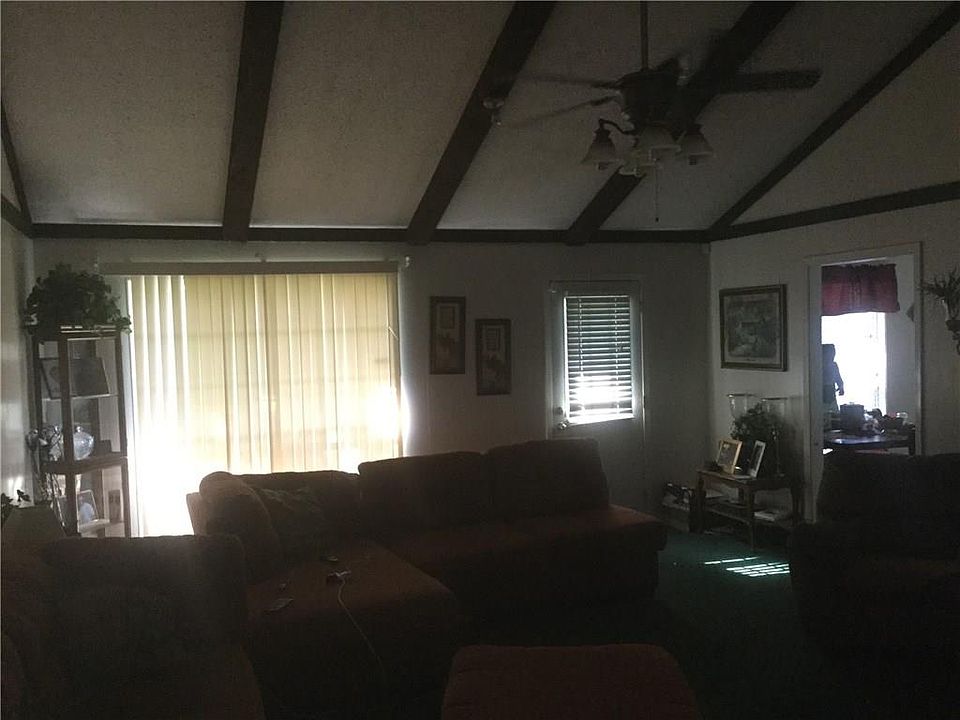 2nd image of 202 N Melrose Ave