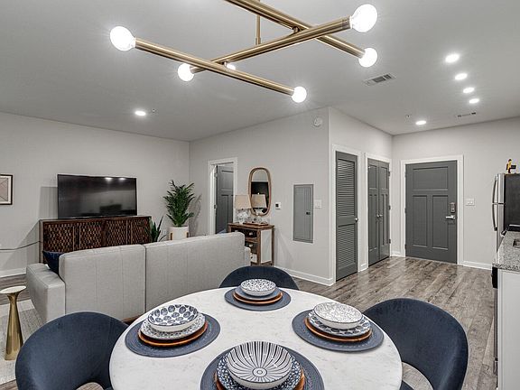 4th image of 782 Riverfront Pkwy #415