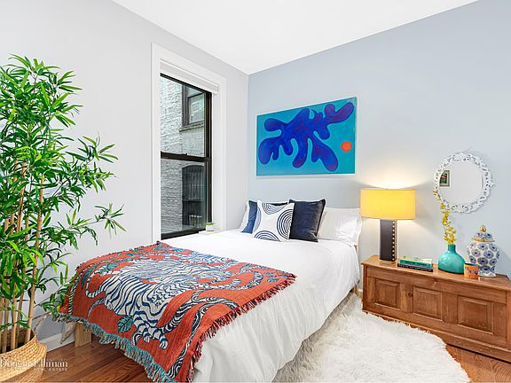 3rd image of 501 W 122nd St APT A5