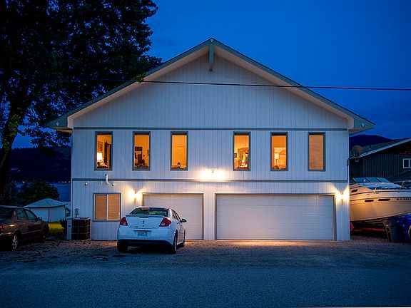4th image of 23204 E Clarke St
