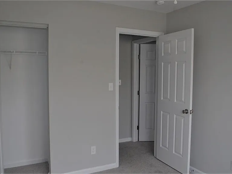 948 Allendale Dr — Photo 18