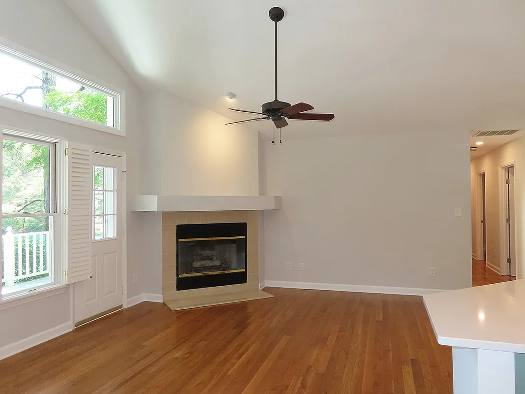 Building Photo - 120 Weatherhill Point
