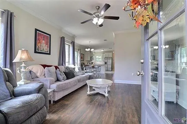 10832 Moss Pointe Dr — Photo 9