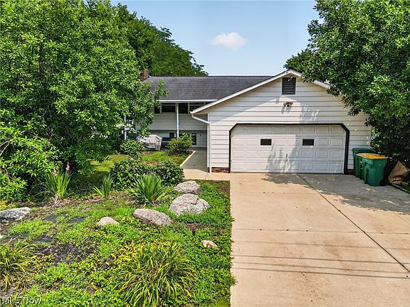 2nd image of 5641 Meister Rd