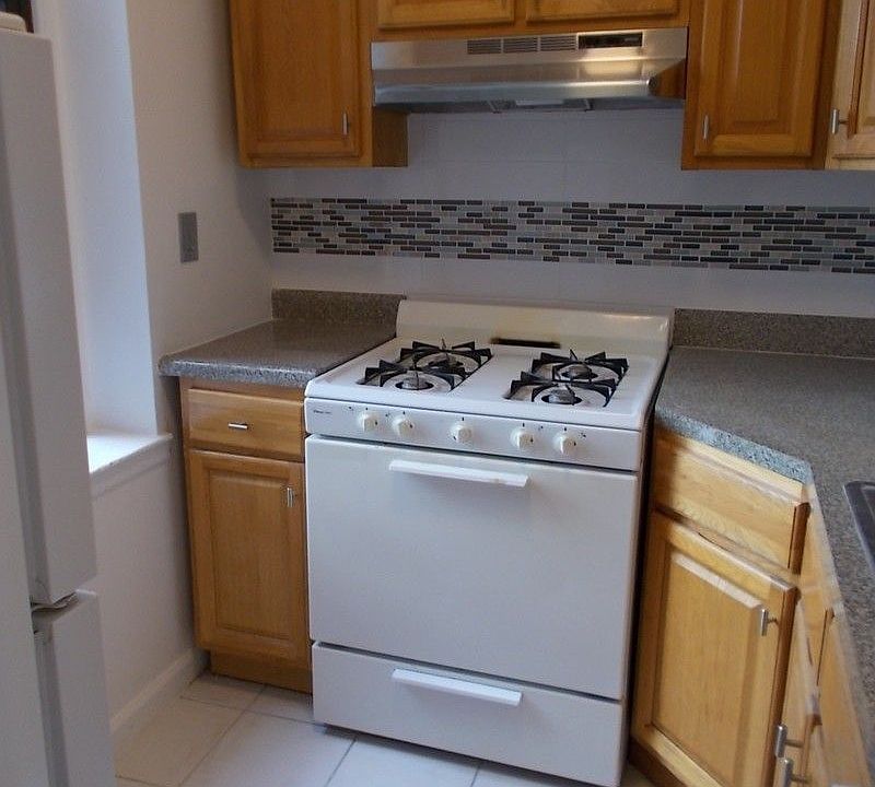 1st image of 586 Prospect Pl #2C