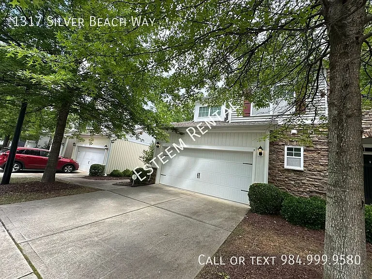 1317 Silver Beach Way — Photo 4