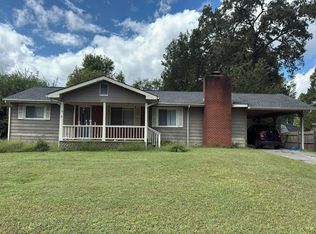 43 Lynngrove Dr, Rossville, GA 30741