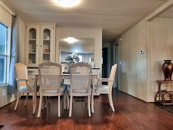 5th image of 6428 Lakewood Dr #B