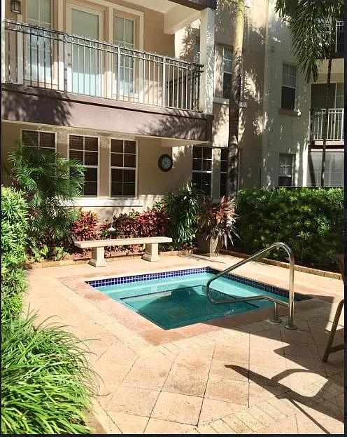 1 bed, 960 sqft, $2,200 — Photo 3