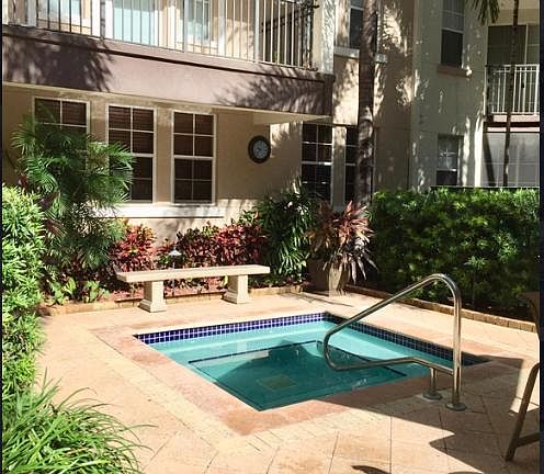 3rd image of 533 NE 3rd Ave APT 537