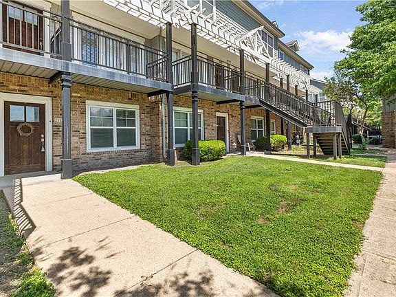3rd image of 1725 Harvey Mitchell Pkwy S APT 2112