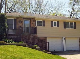 2812 NW Hartford Ct, Blue Springs, MO 64015