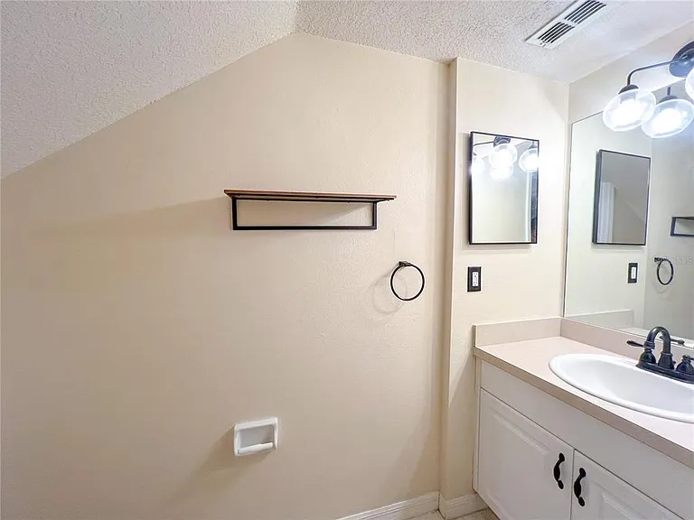 2306 SW 42nd Dr #144 — Photo 5