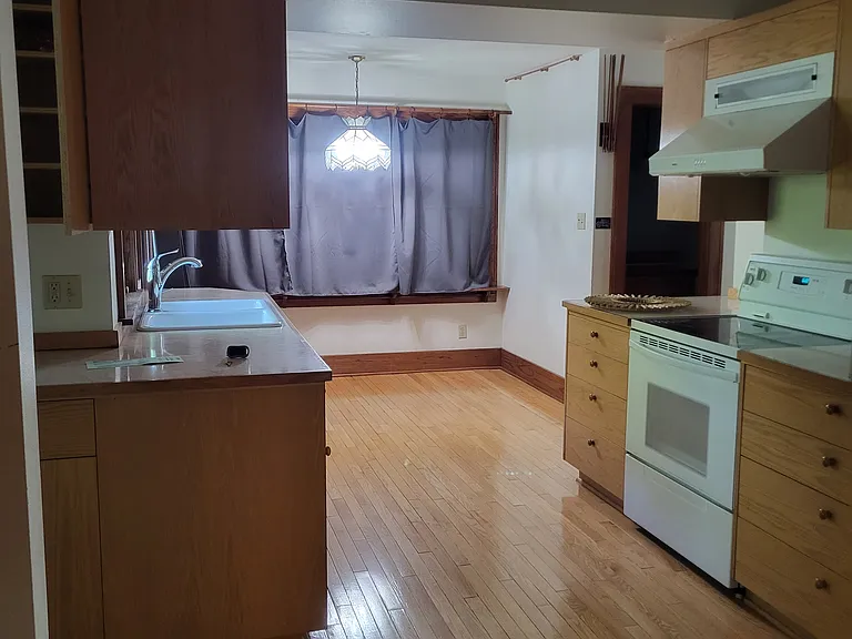 Kitchen - view 1