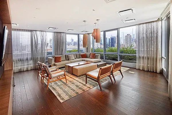 Rented by Voro, LLC | media 14