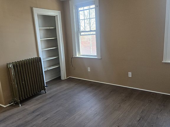 5th image of 54 Heberton Ave