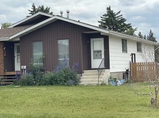 1601 5th Ave, Wainwright, AB T9W 1J3