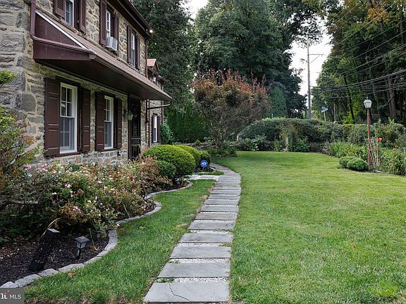 3rd image of 8381 Glen Rd
