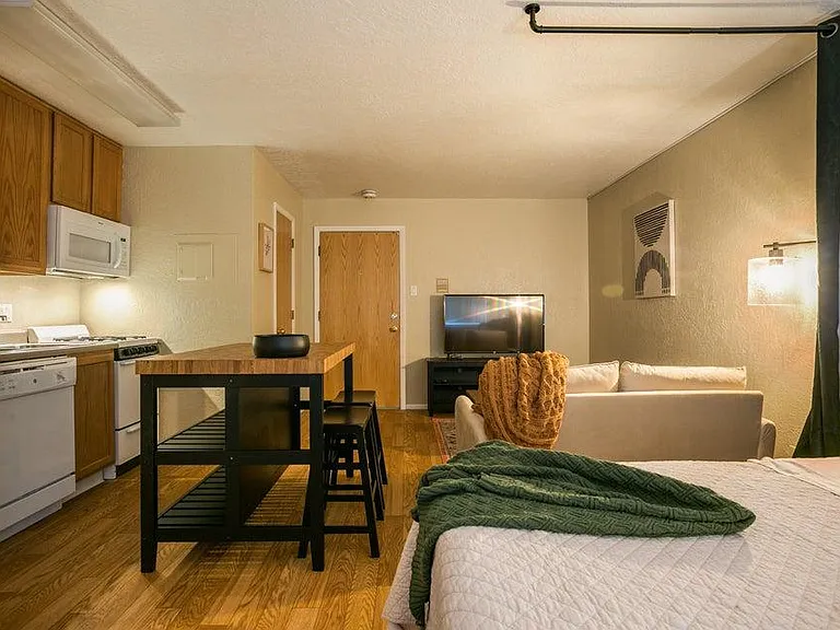 1409 Girard Blvd NE #U — Photo 16